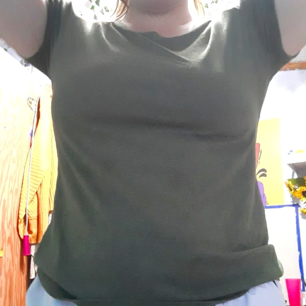 A green tee